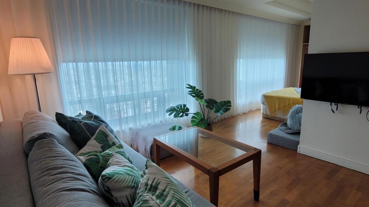 Corner Inn Taichung Exterior foto